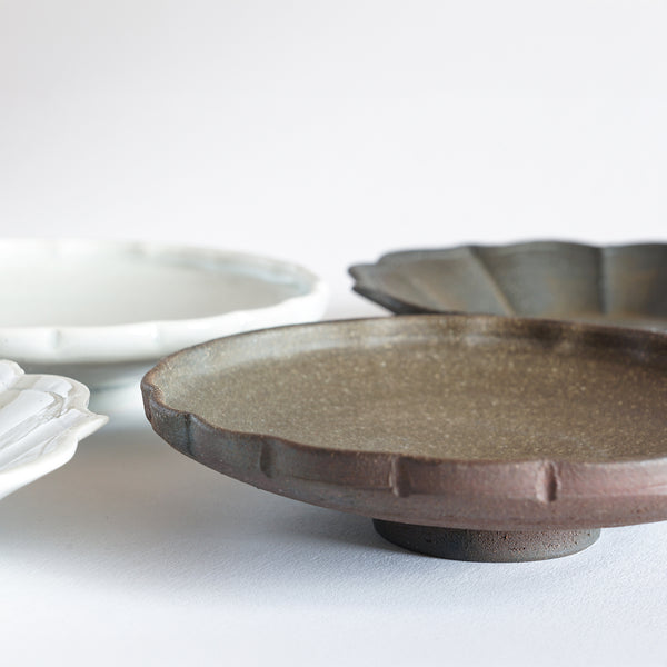 Flower Rim Plate (Brown)