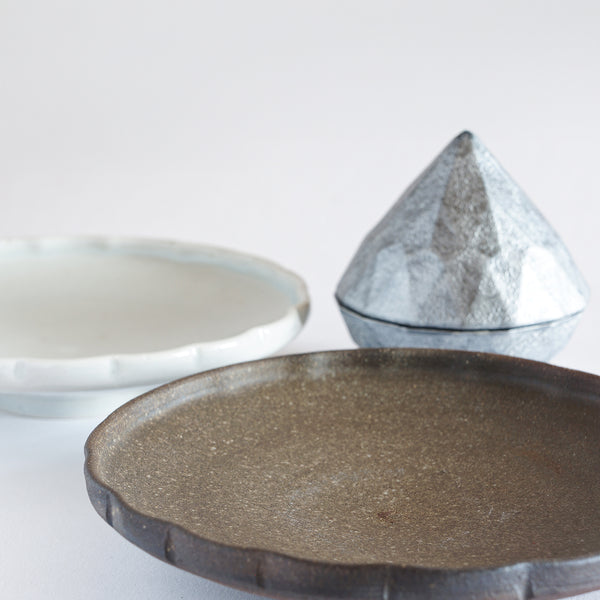 Flower Rim Plate (Brown)