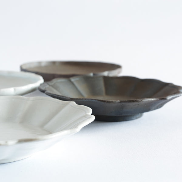 Bellflower Plate (Brown)